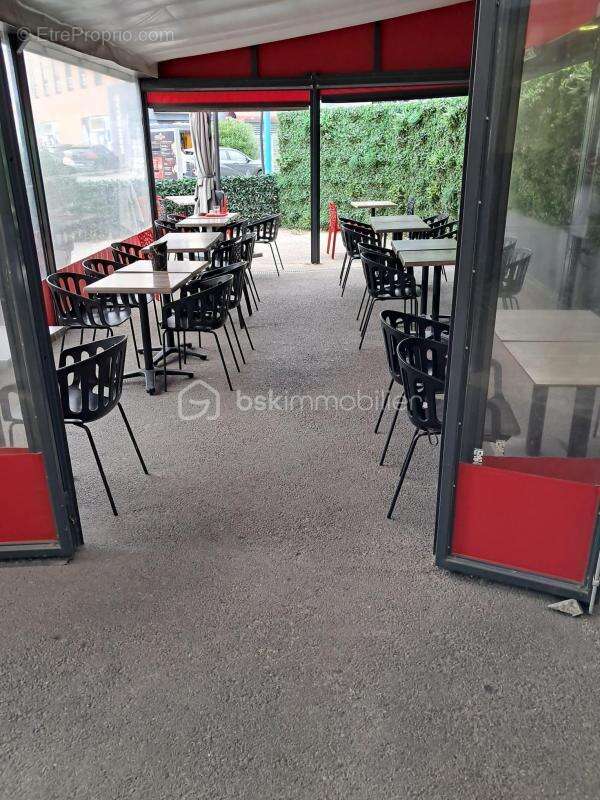 Commerce à MANDELIEU-LA-NAPOULE