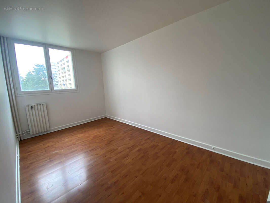 Appartement à CHILLY-MAZARIN