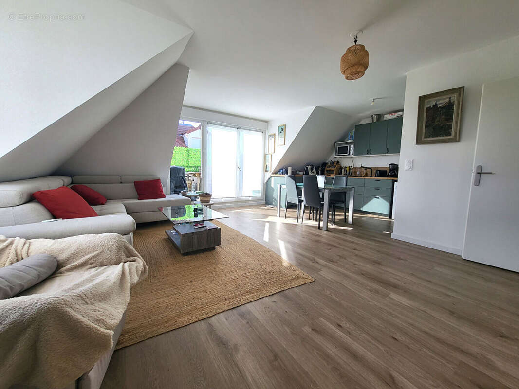 Appartement à LES CLAYES-SOUS-BOIS