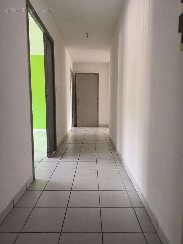 Appartement à SAINT-JEAN-DE-MUZOLS