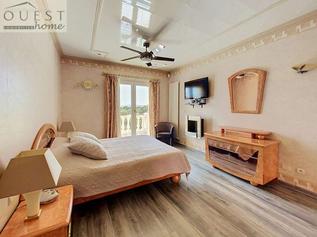 Propriété familiale de 5 chambres, 314m2 avec vue sur les mo - photo 14