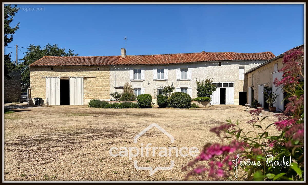 Maison en pierre à vendre Champigny-En-Rochereau (86), 6 pièces, 4 chambres, terrain 1 900 m² avec dépendances - photo 18