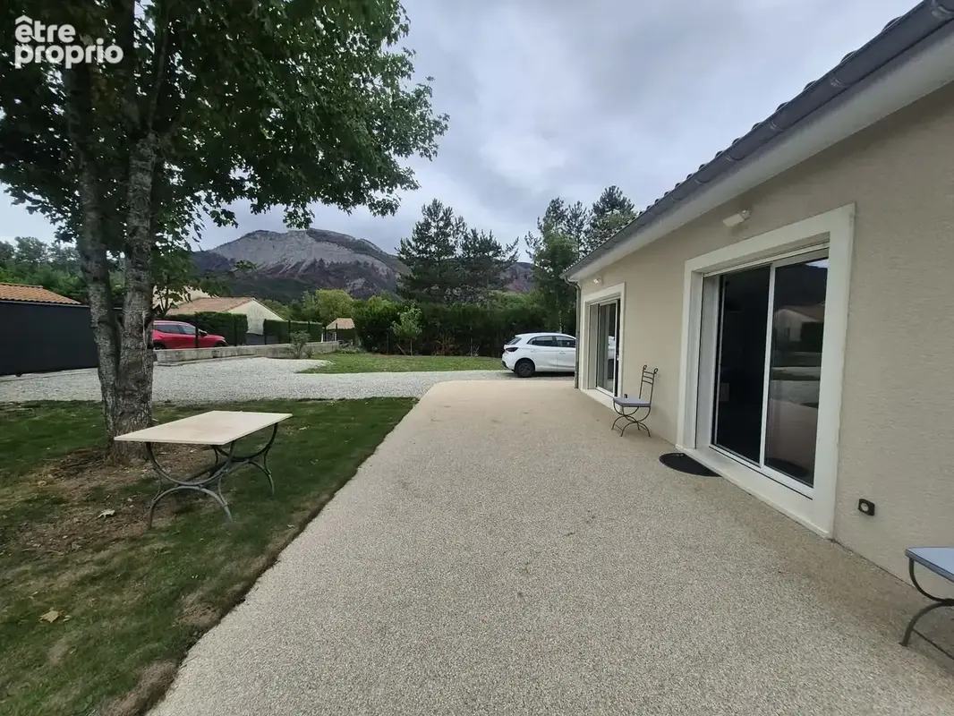 Villa neuve de 2022 à 5 minutes de Die   80 m2   Terrain de 850 m2 - photo 10
