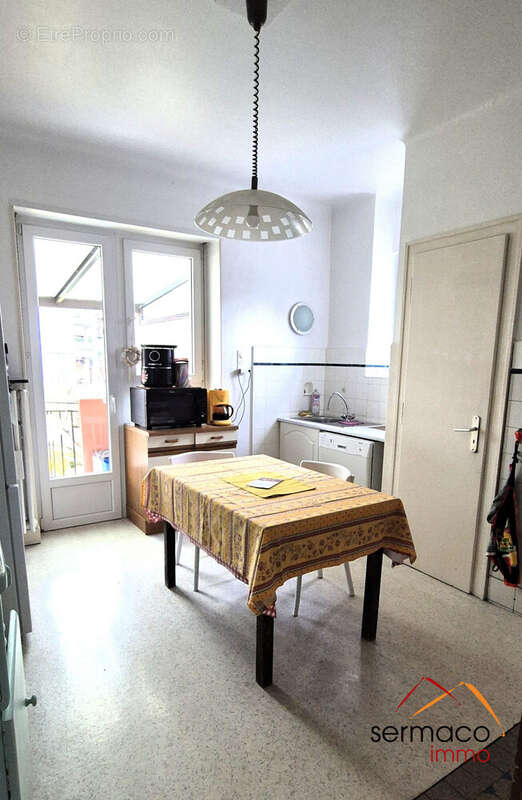 cuisine avec accès terrasse - Maison à SARREGUEMINES