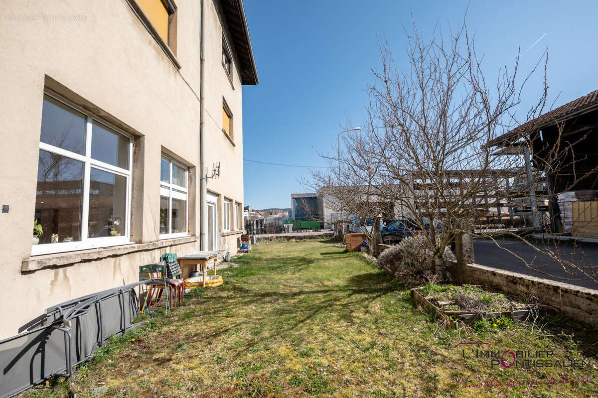 Autre à PONTARLIER