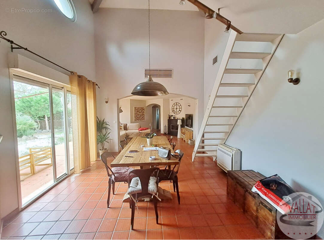 Villa de plain-pied avec piscine à vendre au Grau d'Agde ! - photo 6