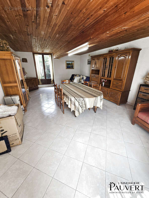Maison de 3 chambres avec 2700 m2 de terrain - photo 2