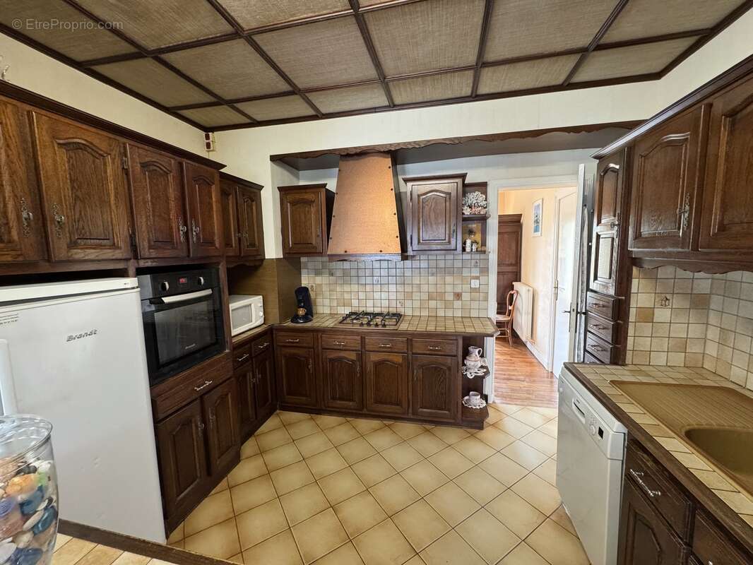 Maison 249 m² à Berneuil  - photo 13