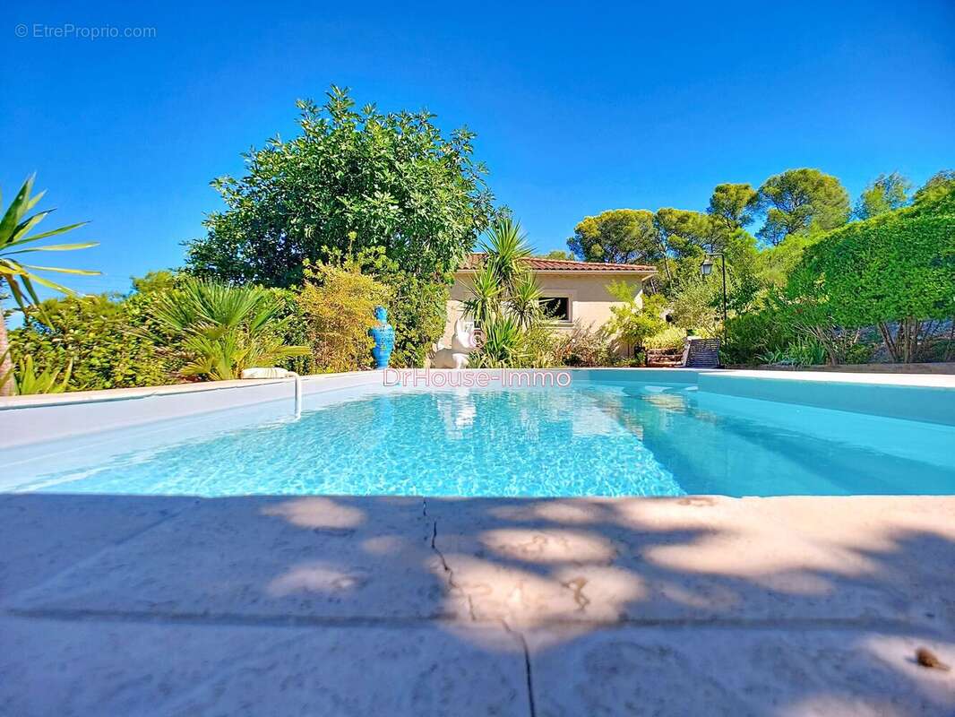 Maison à ROQUEVAIRE