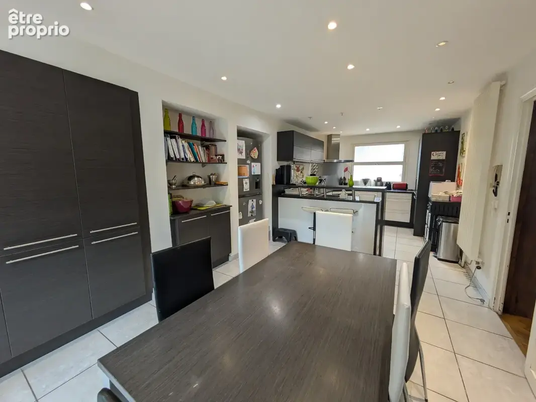 Demeure de caractère de 300m2  au cœur d’Aigueperse 6 chambres, dépendances et prestations rares - photo 8