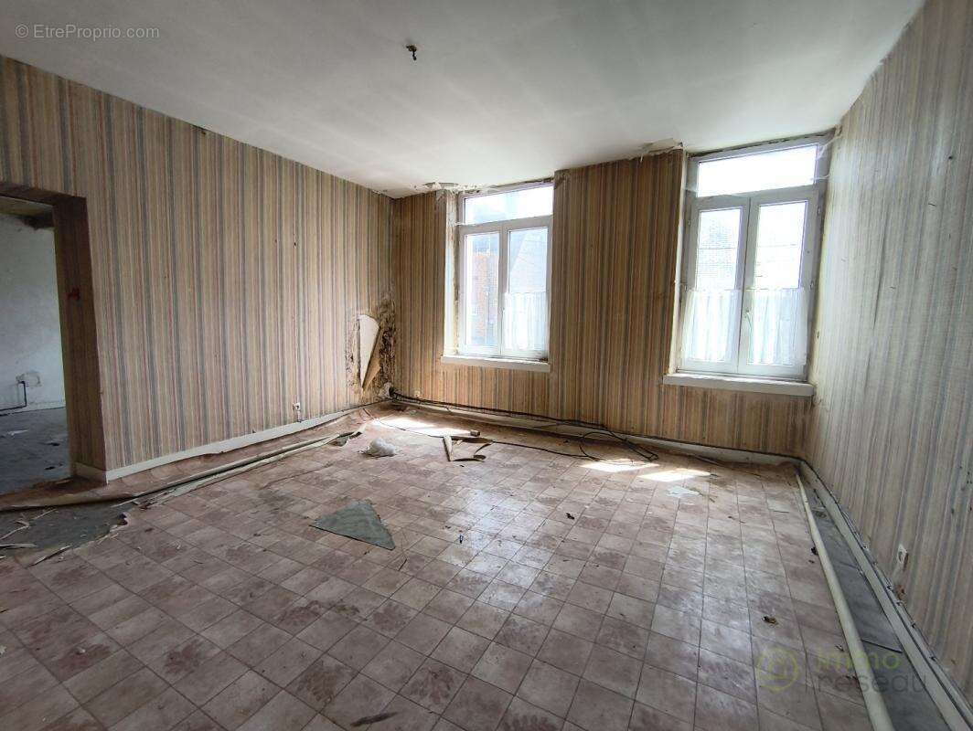 Appartement 356 m² à Trelon  - photo 9