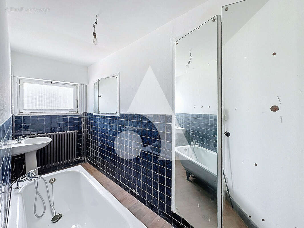 Appartement à QUIEVRECHAIN