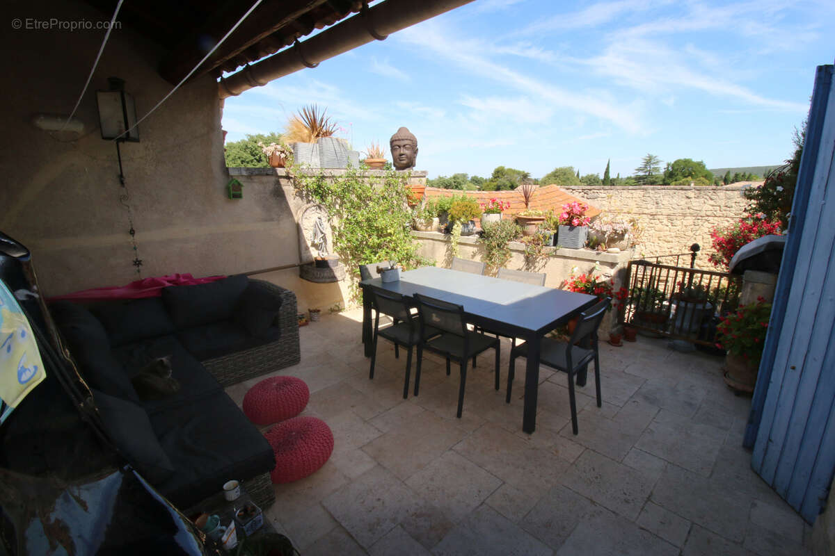 Maison de maître avec jardin, pisicine, parkings. - photo 14