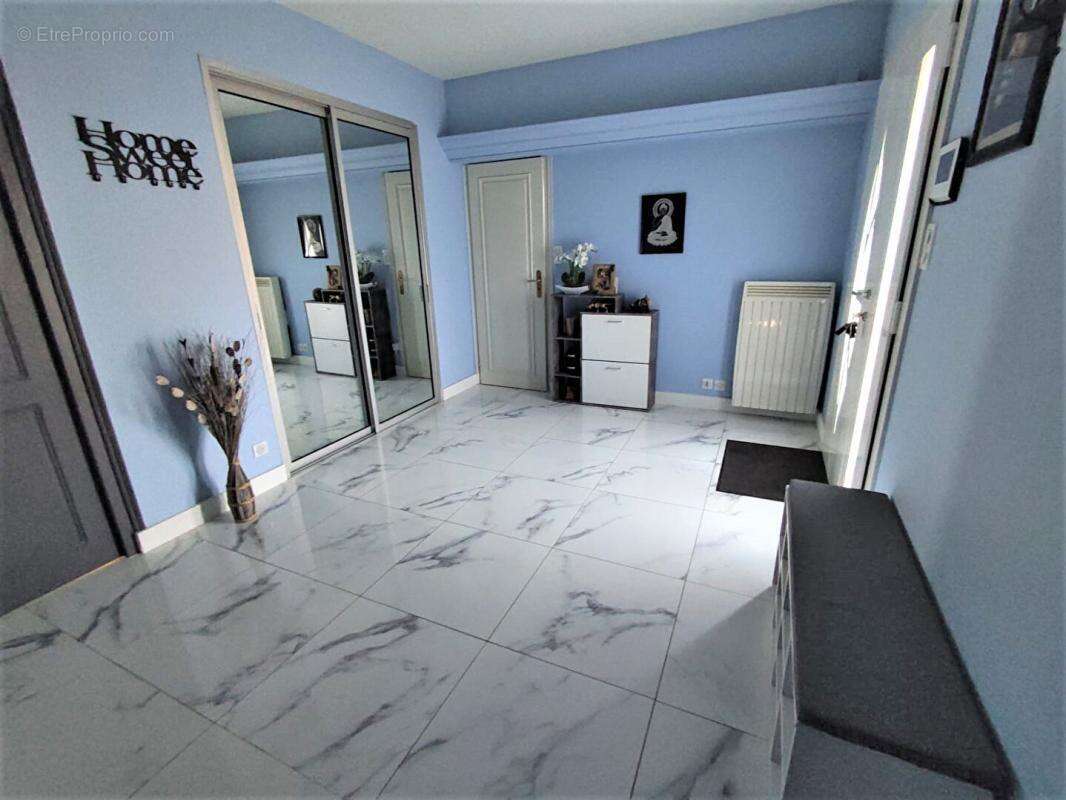 Maison à FREIGNE