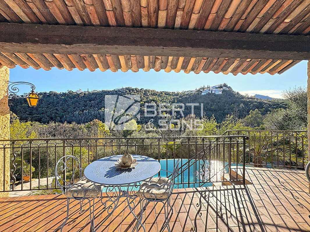 Maison à MANDELIEU-LA-NAPOULE