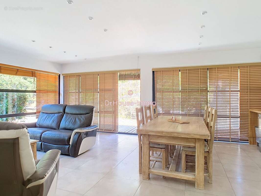 Maison à ROQUEVAIRE