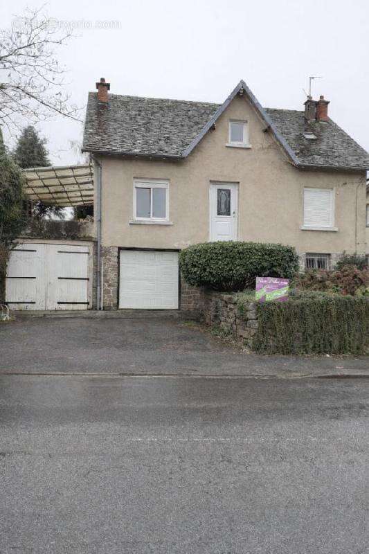 Maison 130 m² à Saint-Yrieix-La-Perche  - photo 2