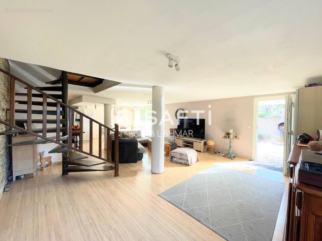 Photo 1 - Maison à MAS-BLANC-DES-ALPILLES