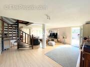 Photo 1 - Maison à MAS-BLANC-DES-ALPILLES