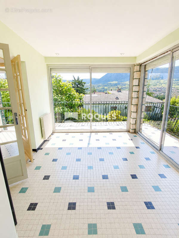 Photo Maison à Millau au prix de 336 000€