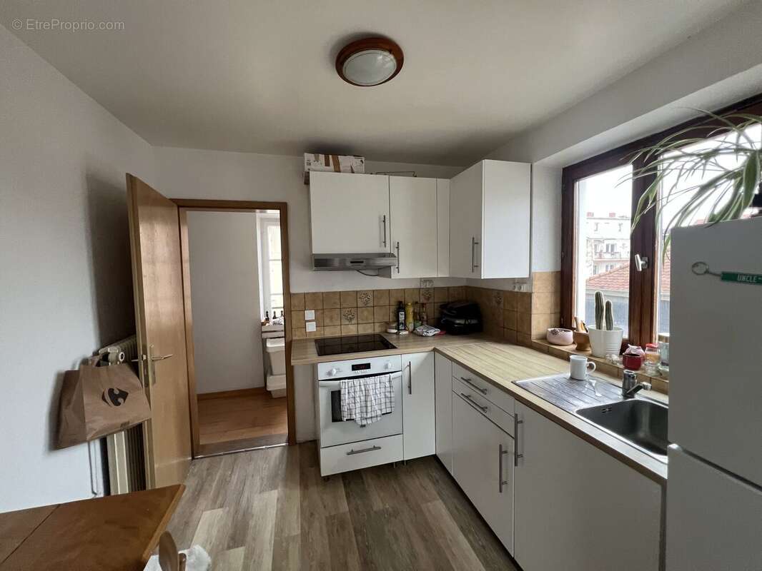 autre angle de cuisine - Appartement à STRASBOURG