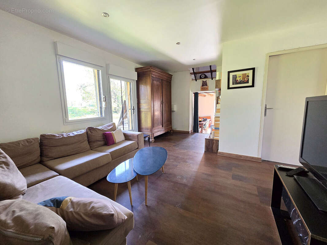 Maison à COMMENAILLES