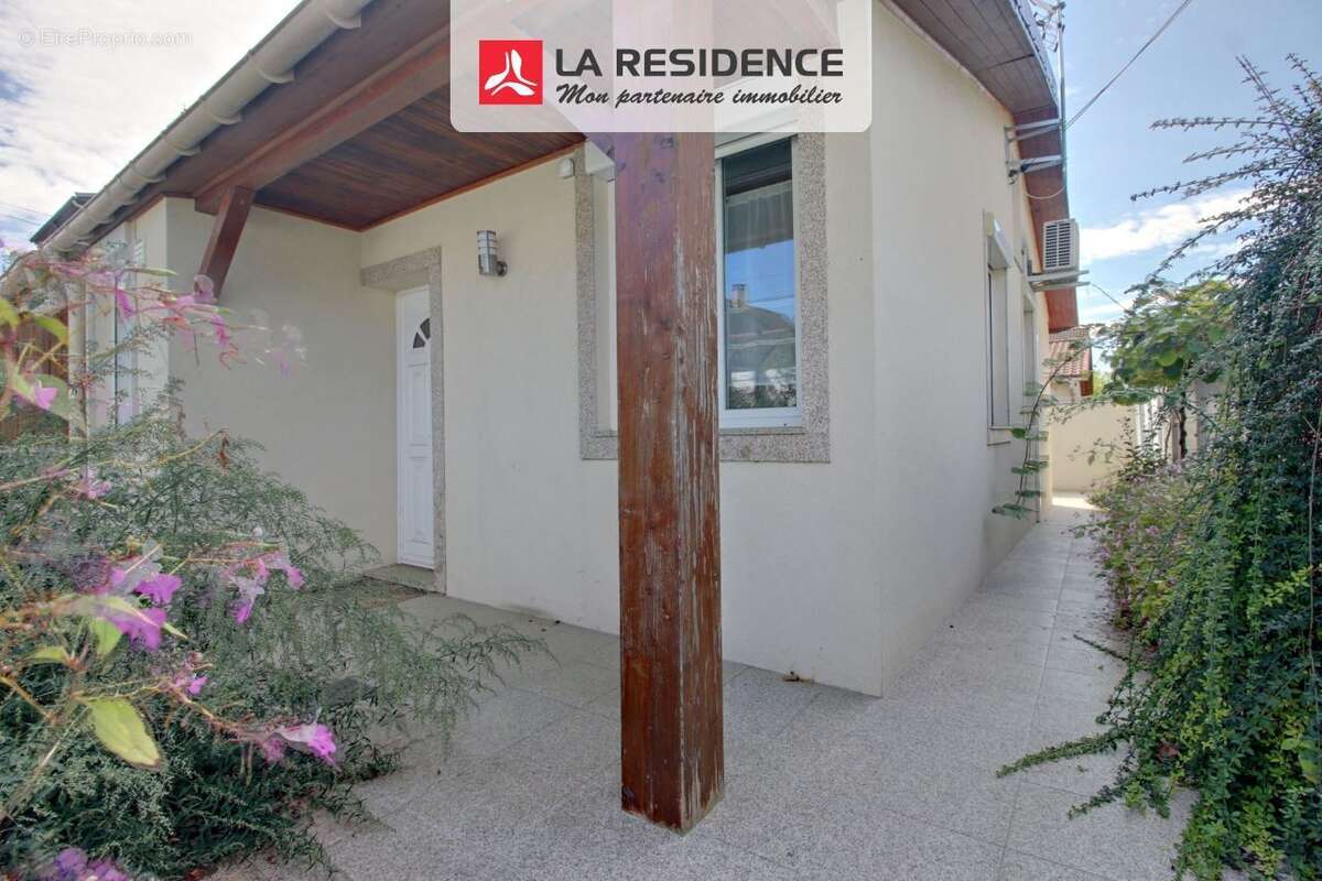 Maison à SARTROUVILLE