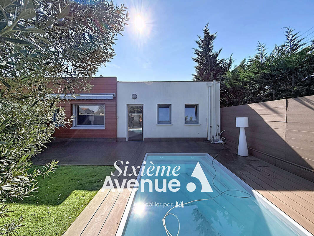 Maison à DECINES-CHARPIEU