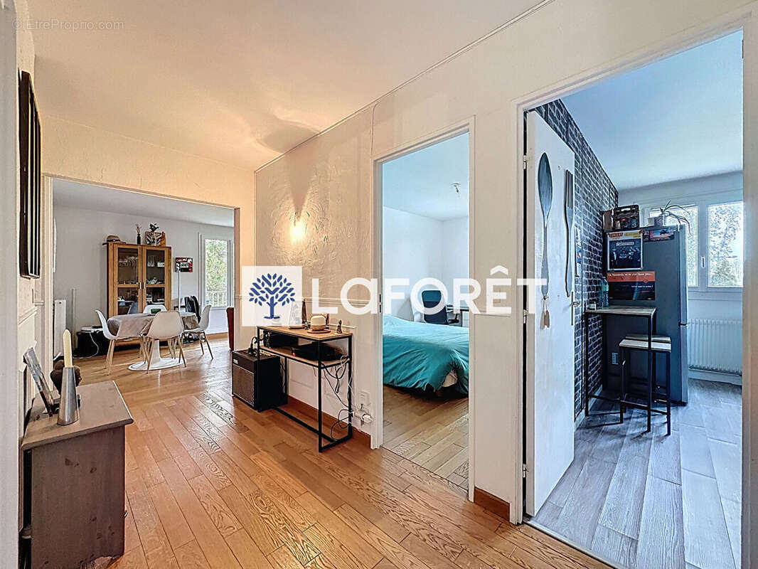 Appartement à LE MESNIL-ESNARD