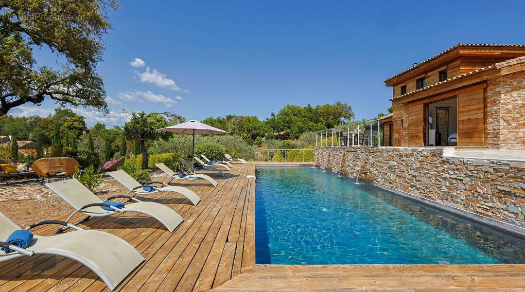 Maison à PLAN-DE-LA-TOUR