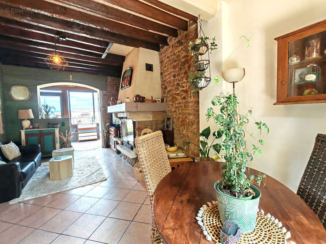 Maison à AUBERGENVILLE