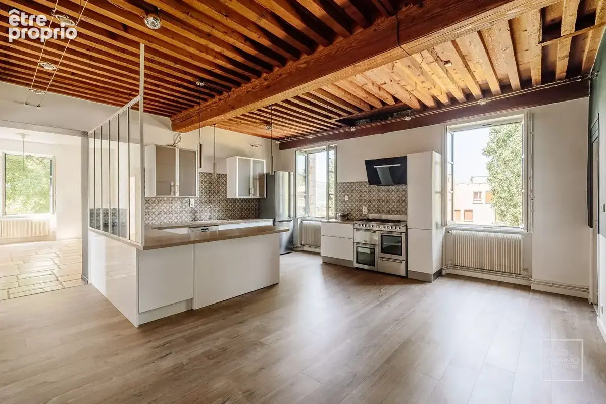 Appartement à GENAY