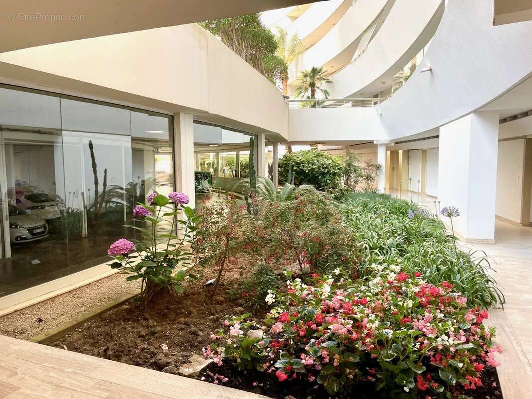 Appartement à VILLENEUVE-LOUBET