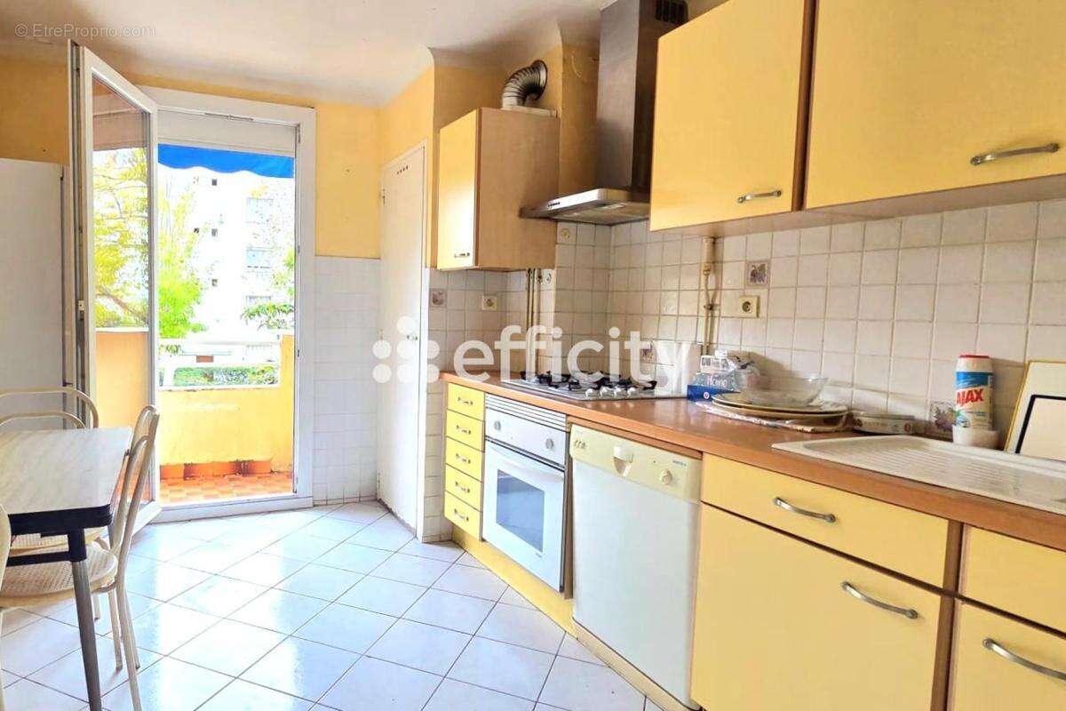 Appartement à MARSEILLE-8E