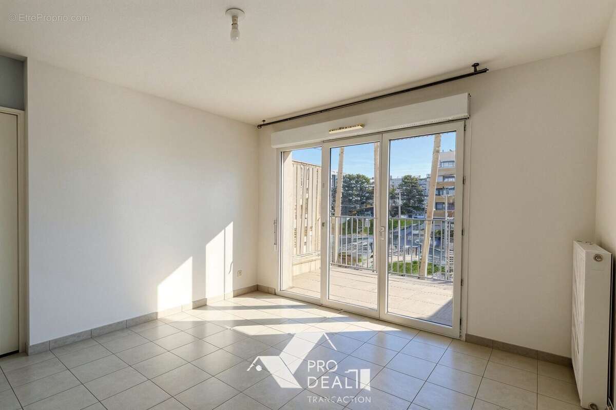Appartement 77 m² à Saint-Priest  - photo 4