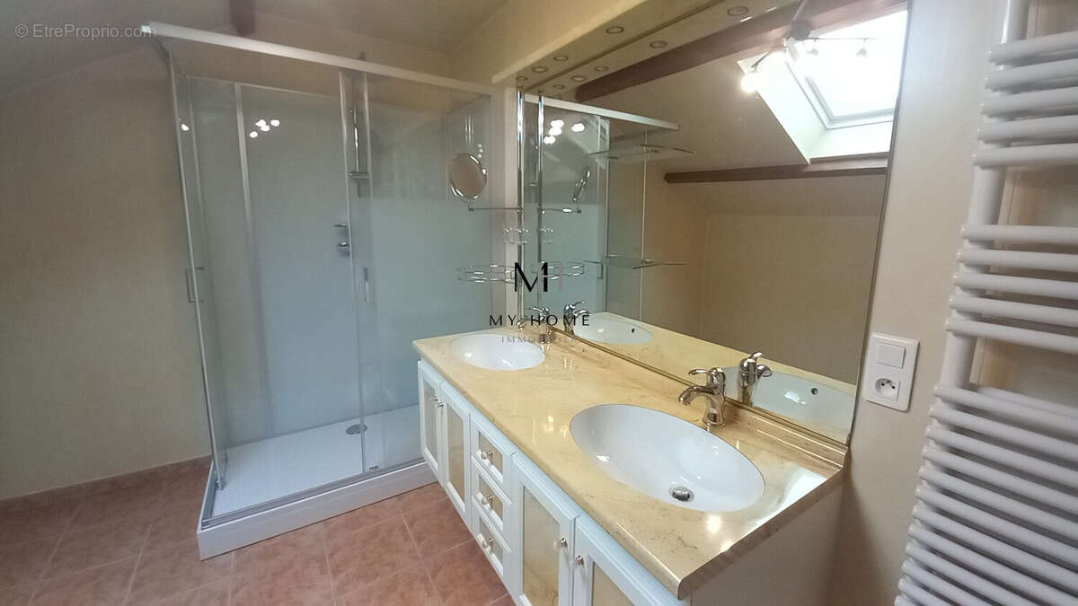 Maison à LE MELE-SUR-SARTHE