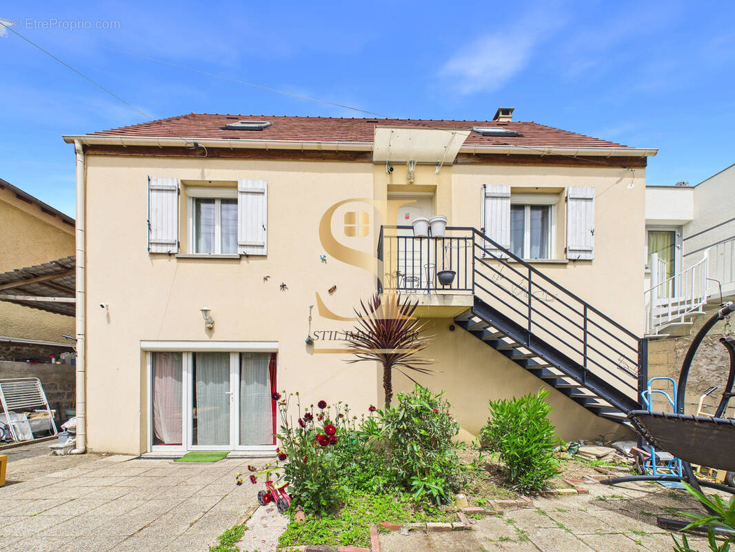 Maison à VILLENEUVE-SAINT-GEORGES
