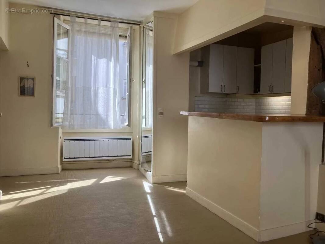 Appartement à PARIS-4E