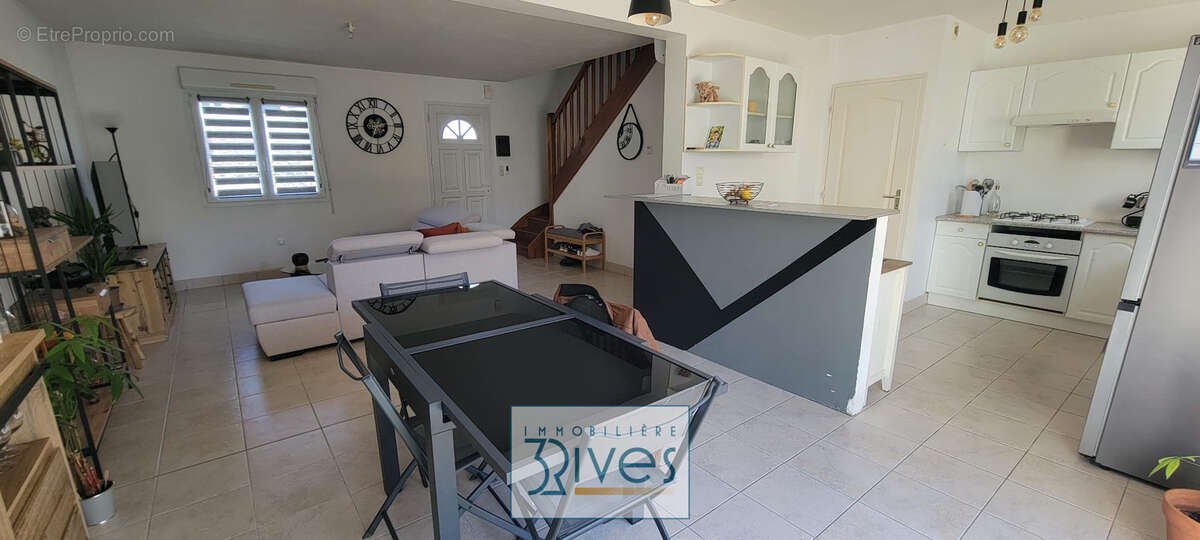 Maison à SAINT-SATURNIN-SUR-LOIRE