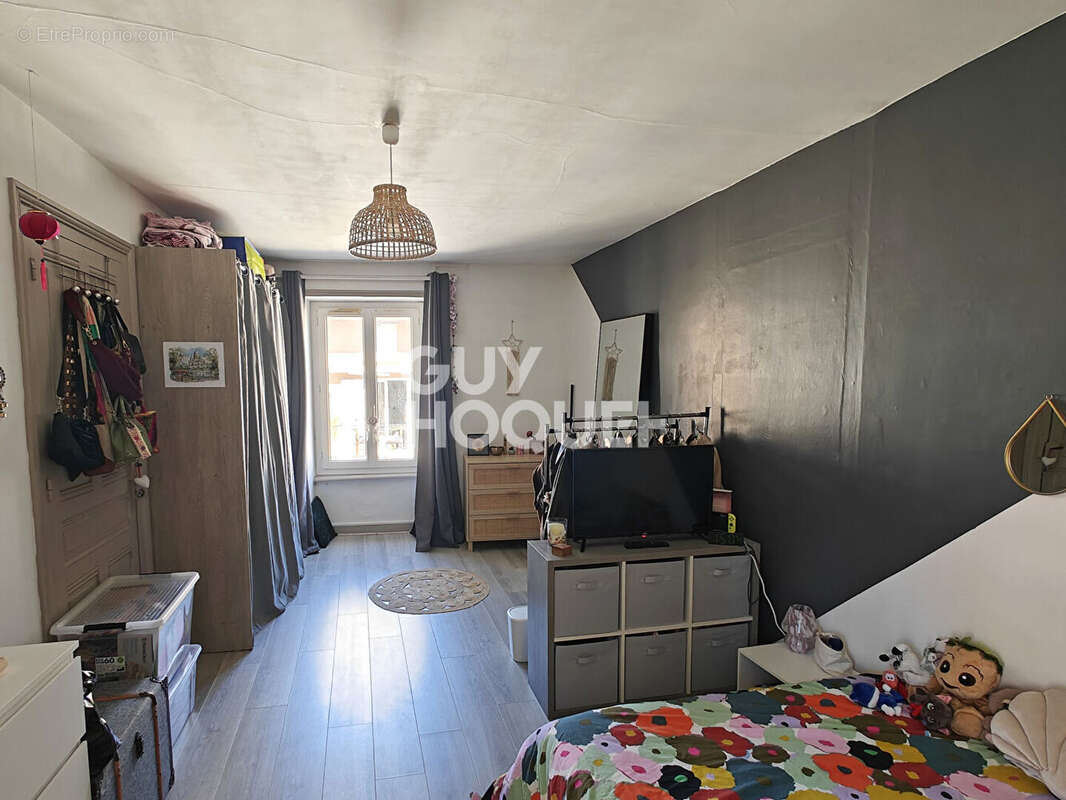 Maison de village de 158 m² à Saint-Genis-l'Argentière - photo 6