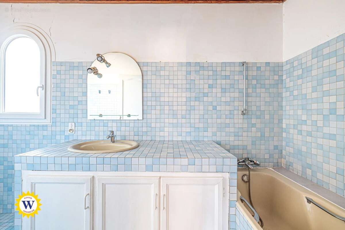 Appartement à SAINT-LAURENT-DU-VAR