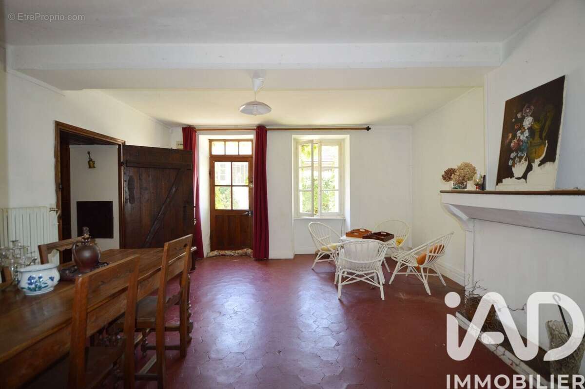 Maison 240 m² à Saint-Denis-Les-Rebais  - photo 9