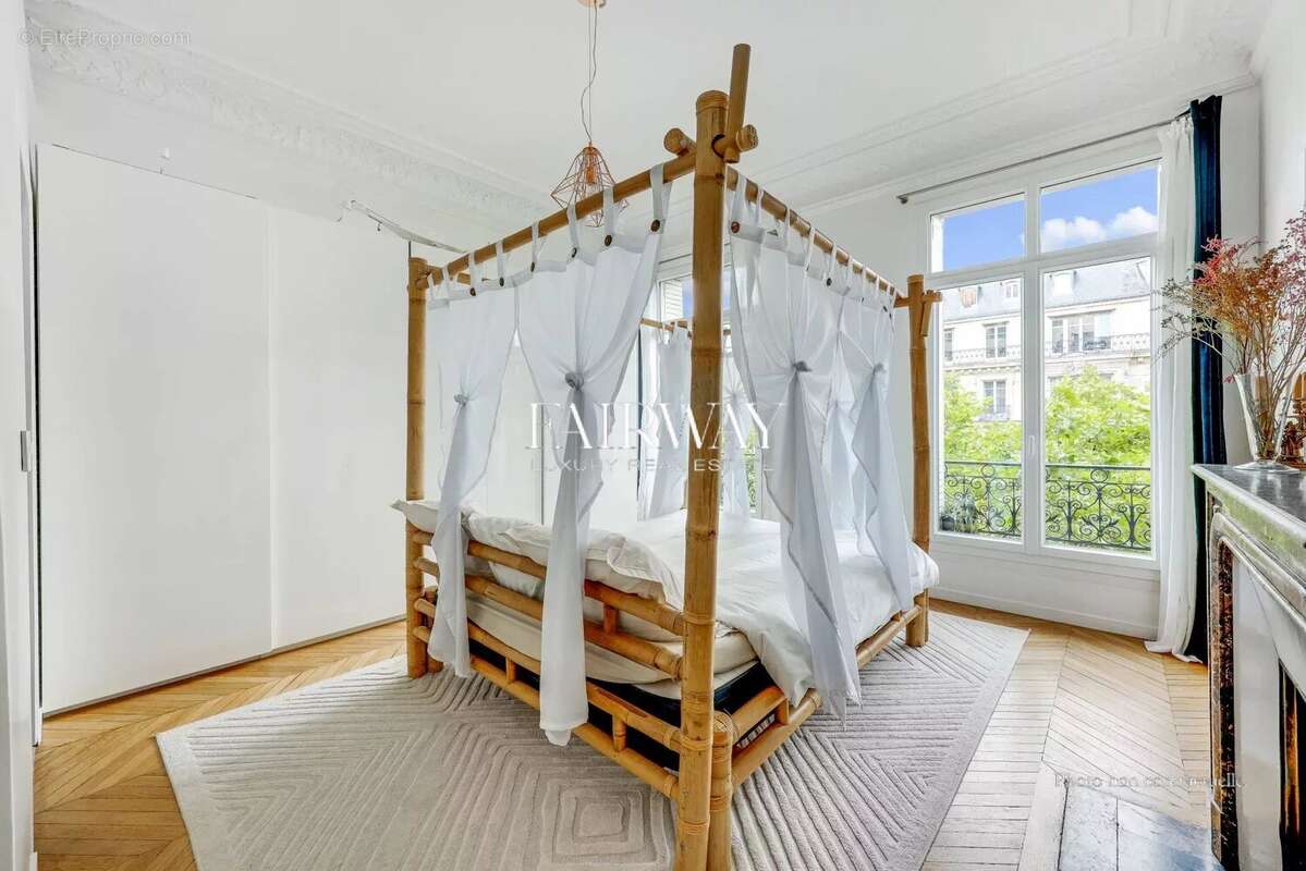 Appartement à PARIS-17E