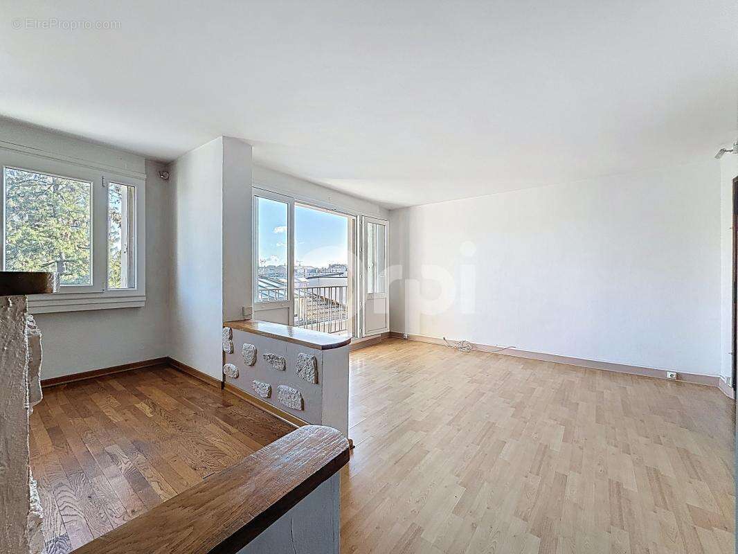 Appartement à LE PERREUX-SUR-MARNE