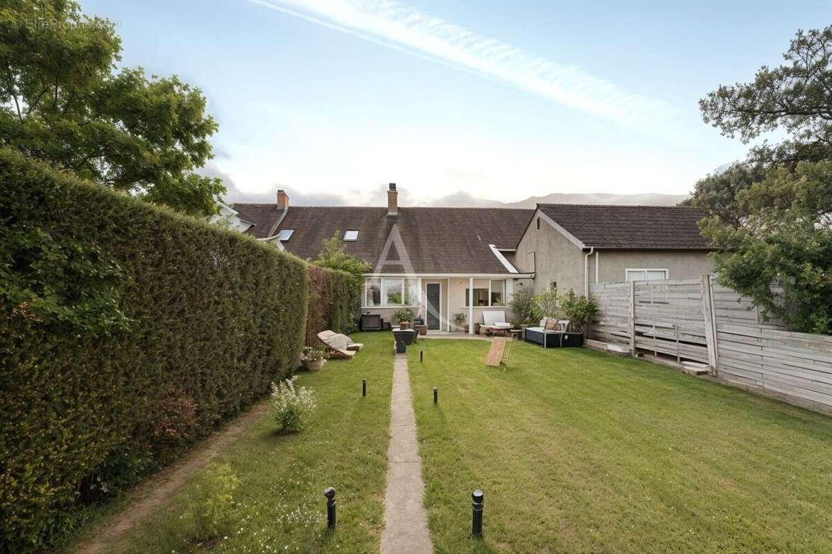 Maison à VILLENEUVE-SAINT-DENIS