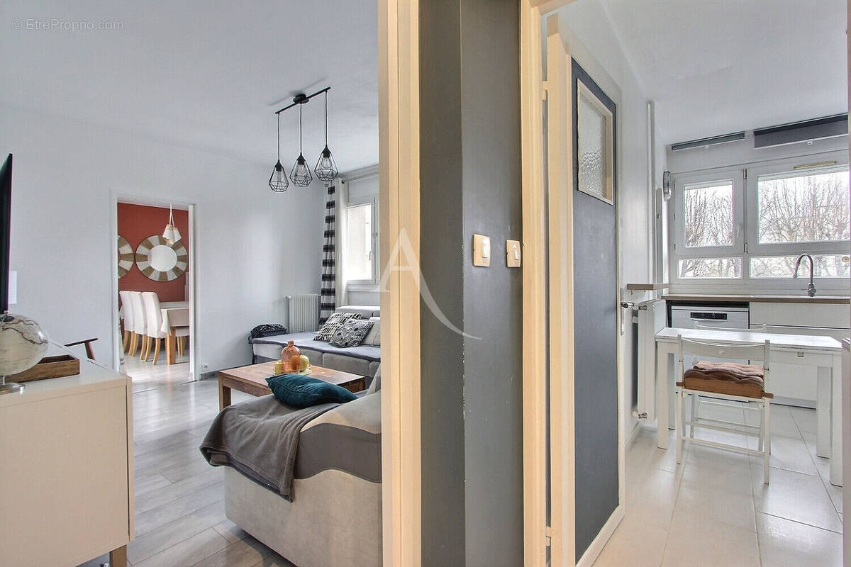 Appartement à VILLENEUVE-LA-GARENNE