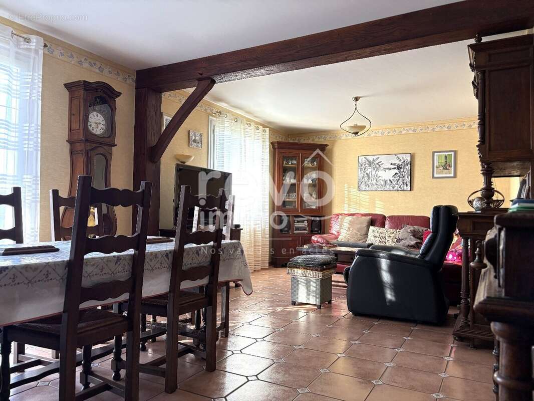 Maison à NEUVY-EN-MAUGES