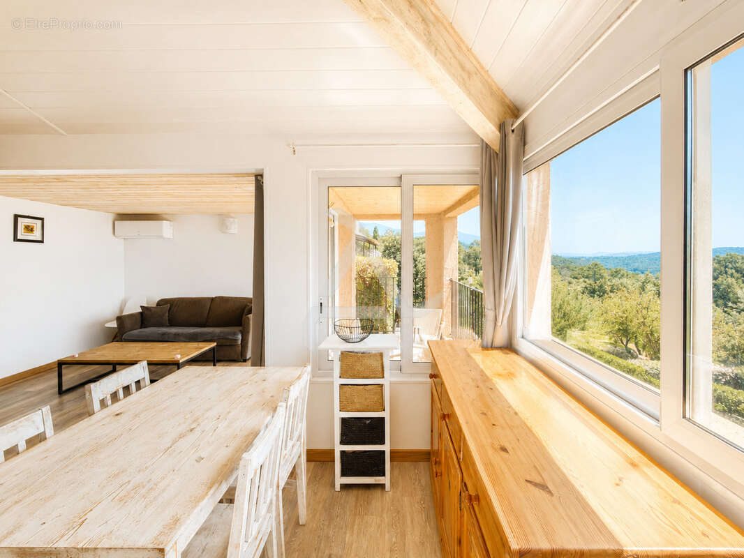 Appartement t2 de 60 m2 avec atelier de 56m2 dans petite copropriété de charme à 20min de porto-vecchio - photo 8