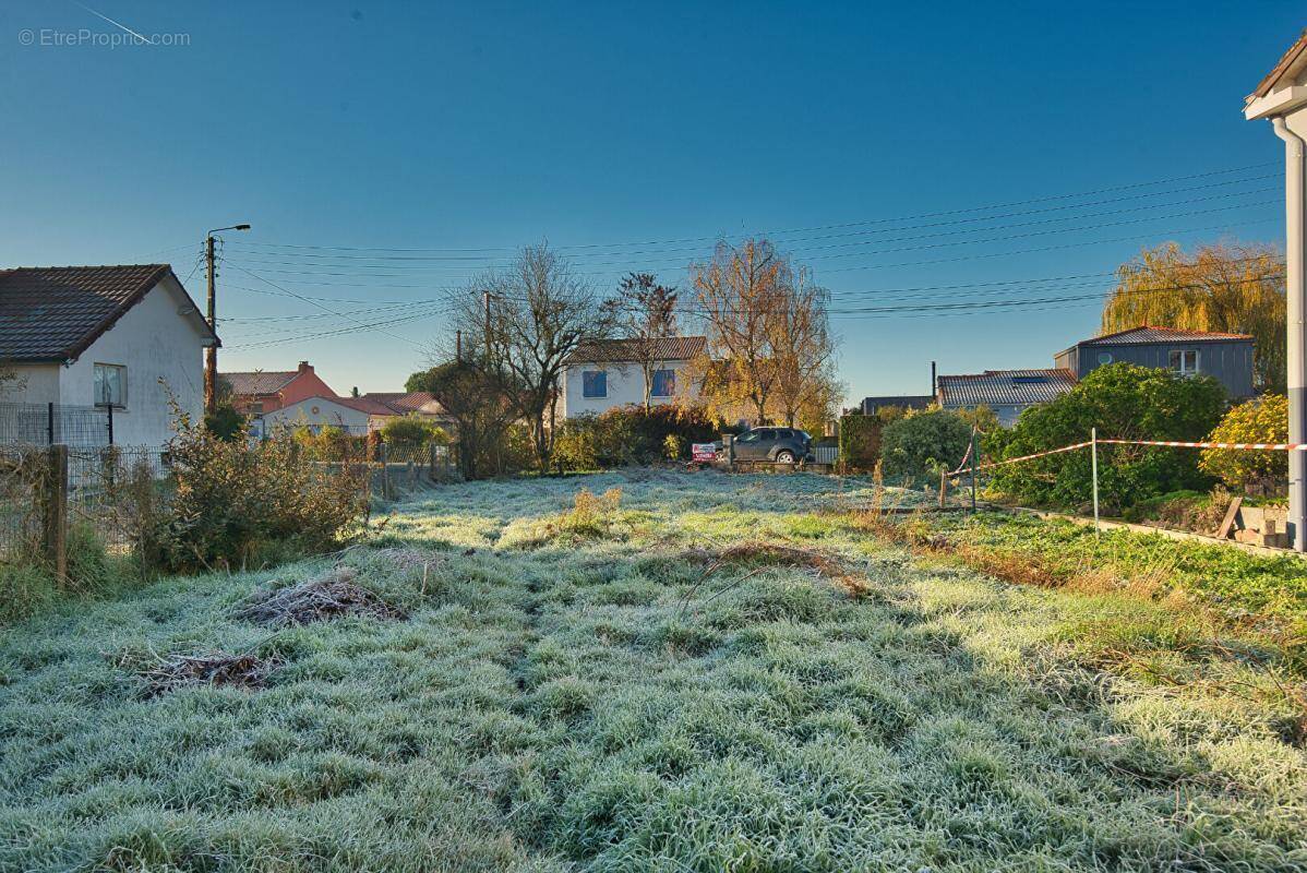 Terrain à LA HAIE-FOUASSIERE