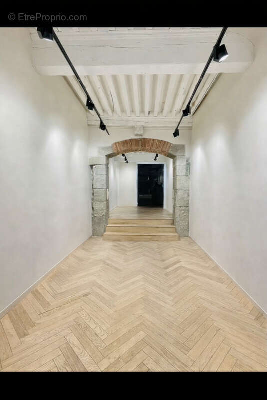 Commerce à CARCASSONNE